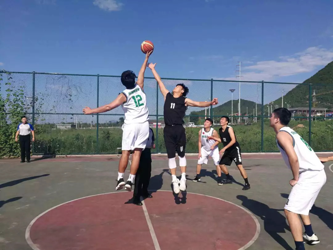 河南省第十四届运动会学生组足球比赛暨2023年河南省校园足球“省长杯”比赛在开封开幕